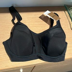 Chantelle sports bra 36D NWT